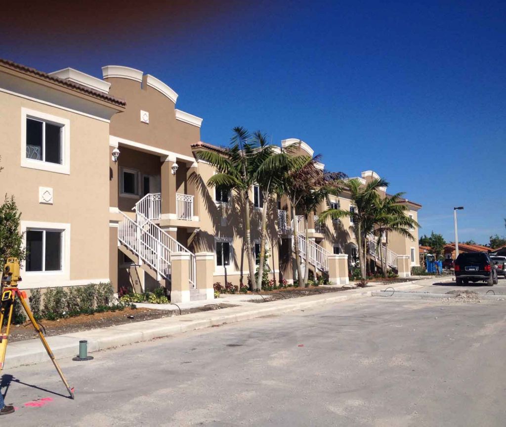 Coral Palms-Las Palmas