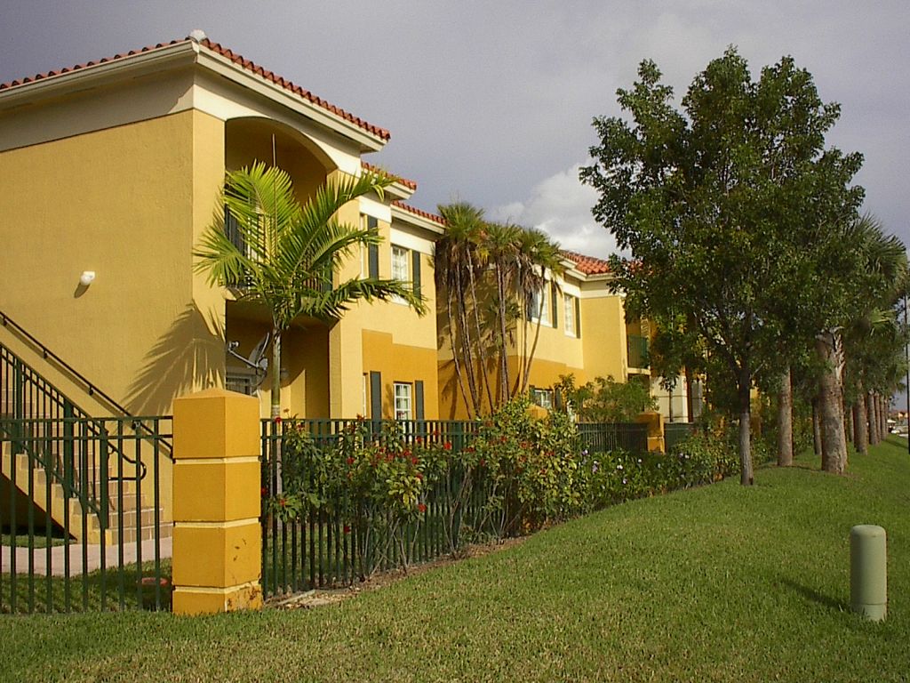 Palm Gardens Apartments at Doral
