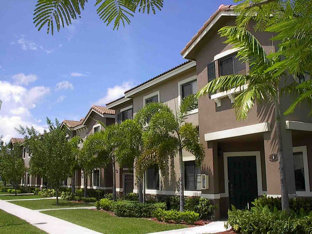 The Courts at Bayshore